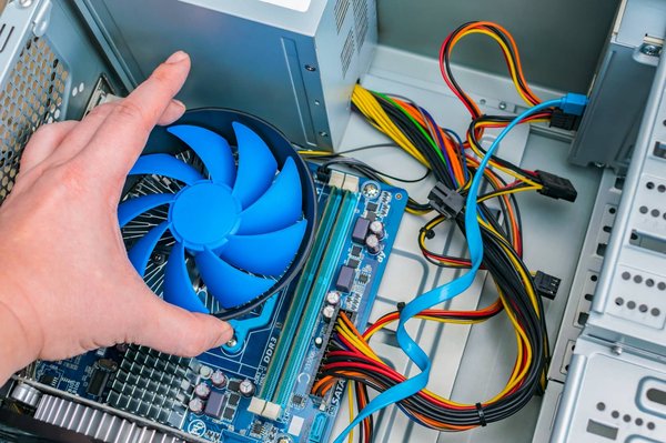 Montage PC à Montpellier : Comment choisir un spécialiste dans le domaine ?
